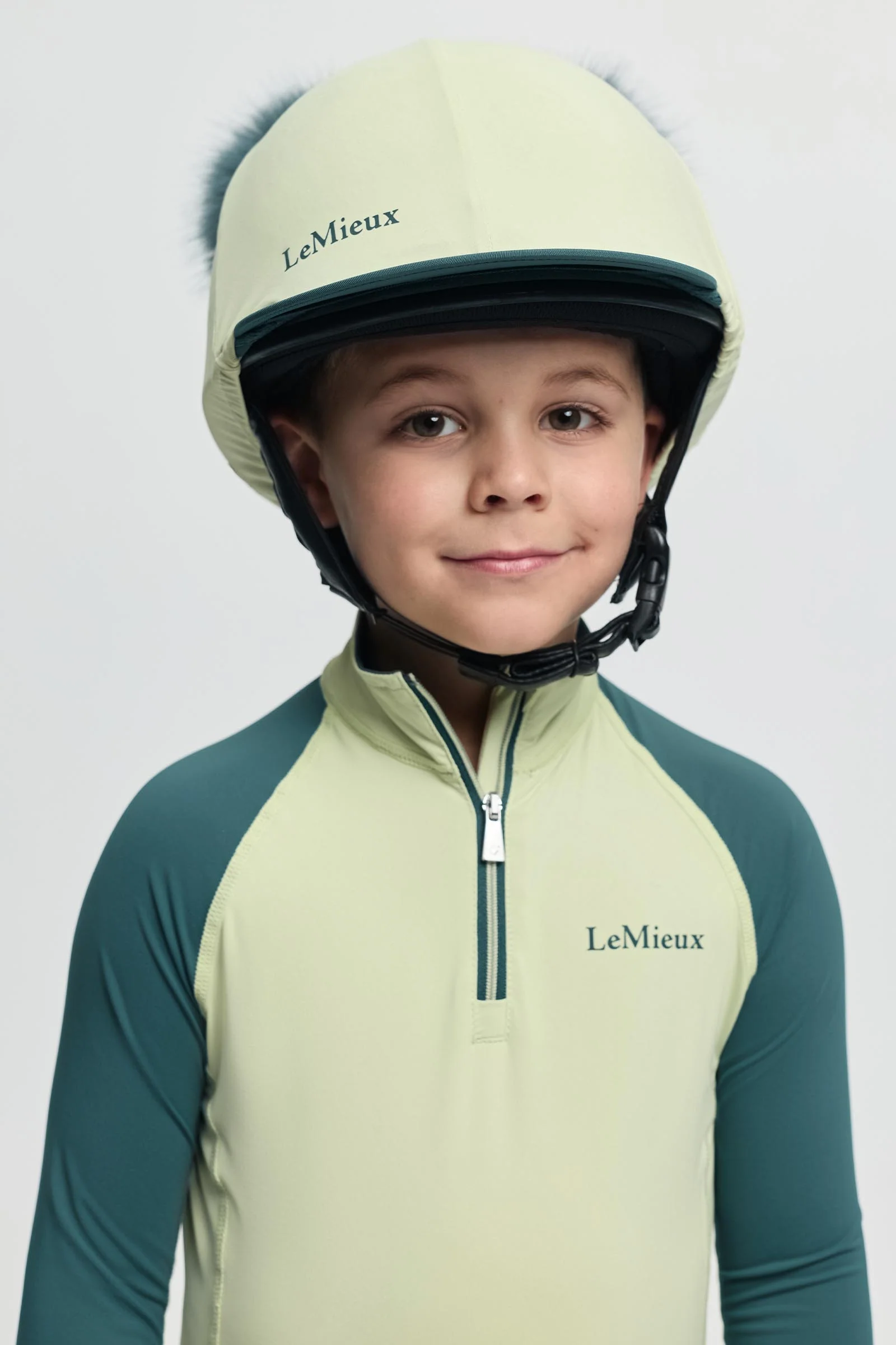 Mini pokrowiec na kask z podwójnym pomponem Macaron Rozmiar uniwersalny